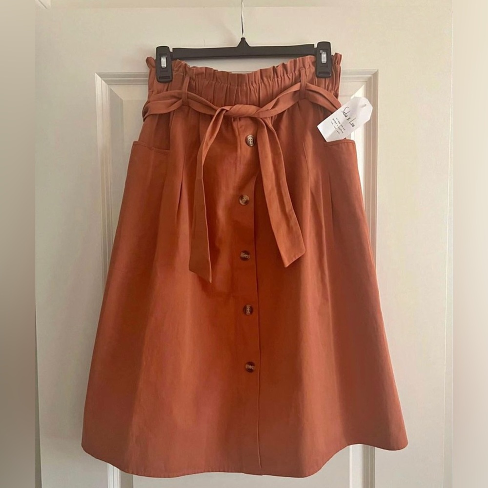 NWT skirt midi style